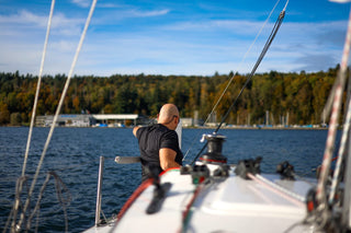 Crew-Sailing, Unter Leitung Mitsegeln