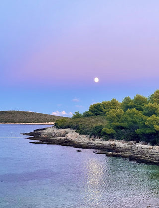 Sonnenuntergang mit Mond