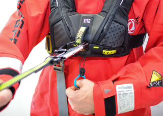 Spinlock Deckvest VITO Hammar 170N mit HRS System und Harness, schwarz